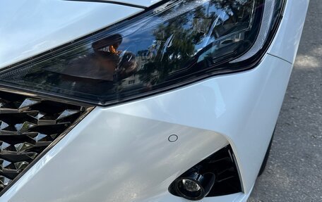 Hyundai Solaris II рестайлинг, 2021 год, 1 900 000 рублей, 1 фотография