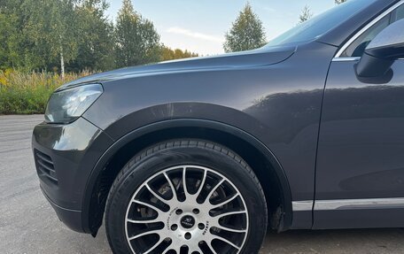 Volkswagen Touareg III, 2010 год, 1 870 000 рублей, 3 фотография