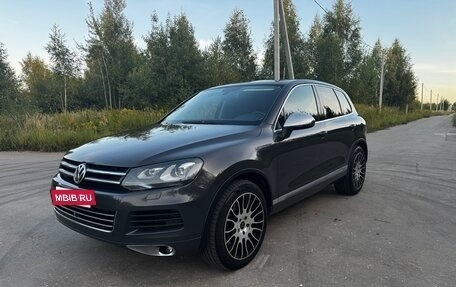 Volkswagen Touareg III, 2010 год, 1 870 000 рублей, 2 фотография