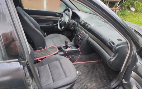 Audi A4, 1999 год, 335 000 рублей, 10 фотография