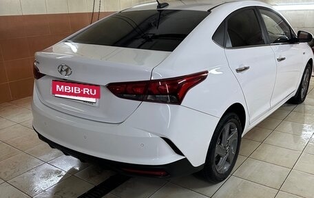 Hyundai Solaris II рестайлинг, 2021 год, 1 900 000 рублей, 9 фотография
