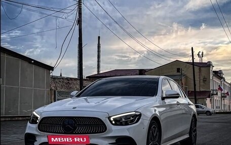 Mercedes-Benz E-Класс, 2020 год, 4 750 000 рублей, 3 фотография