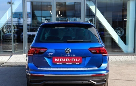 Volkswagen Tiguan II, 2021 год, 2 559 000 рублей, 5 фотография