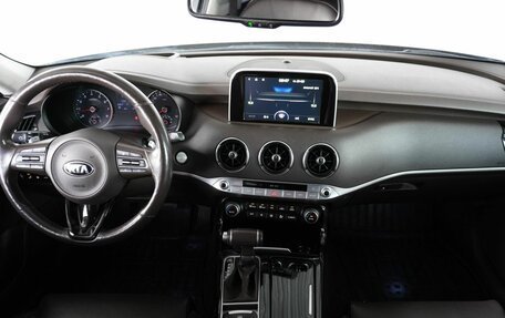 KIA Stinger I, 2018 год, 2 360 000 рублей, 12 фотография