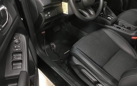 Honda Vezel, 2023 год, 1 834 000 рублей, 17 фотография