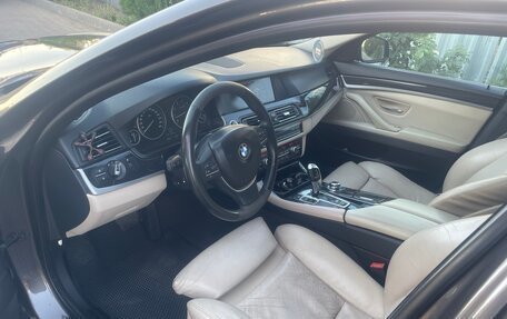 BMW 5 серия, 2011 год, 1 350 000 рублей, 7 фотография