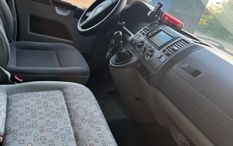 Volkswagen Caravelle T5, 2008 год, 1 600 000 рублей, 13 фотография