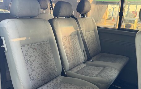 Volkswagen Caravelle T5, 2008 год, 1 600 000 рублей, 17 фотография
