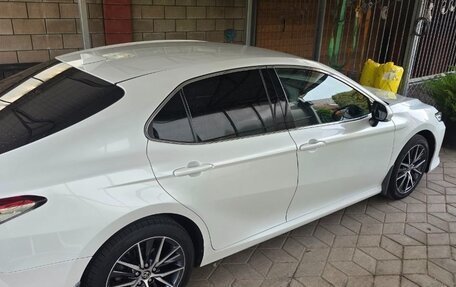 Toyota Camry, 2021 год, 2 950 000 рублей, 2 фотография
