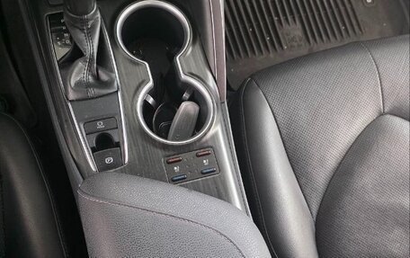Toyota Camry, 2021 год, 2 950 000 рублей, 10 фотография