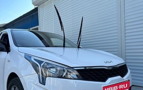 KIA Rio IV, 2021 год, 1 350 000 рублей, 2 фотография