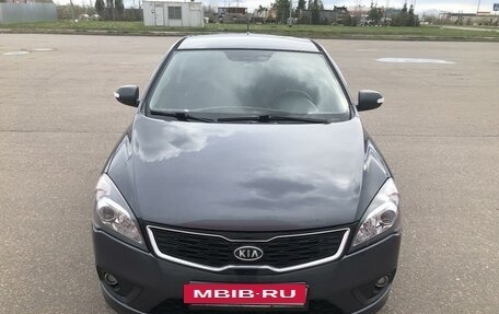 KIA cee'd I рестайлинг, 2011 год, 630 000 рублей, 2 фотография