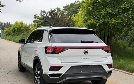 Volkswagen T-Roc I, 2023 год, 1 435 000 рублей, 4 фотография