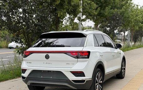 Volkswagen T-Roc I, 2023 год, 1 435 000 рублей, 5 фотография