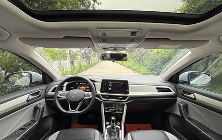 Volkswagen T-Roc I, 2023 год, 1 435 000 рублей, 9 фотография