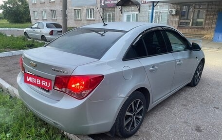 Chevrolet Cruze II, 2010 год, 620 000 рублей, 3 фотография