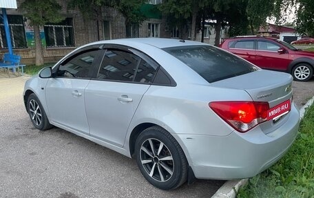 Chevrolet Cruze II, 2010 год, 620 000 рублей, 2 фотография