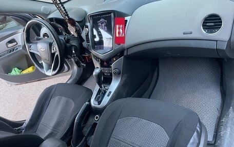 Chevrolet Cruze II, 2010 год, 620 000 рублей, 5 фотография