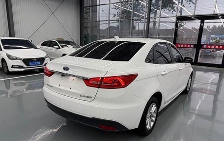 Ford Escort, 2021 год, 845 000 рублей, 4 фотография