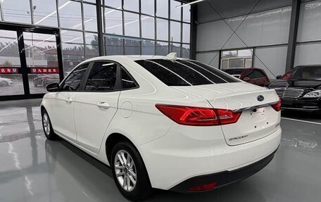 Ford Escort, 2021 год, 845 000 рублей, 6 фотография