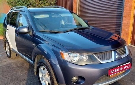 Mitsubishi Outlander III рестайлинг 3, 2007 год, 900 000 рублей, 3 фотография