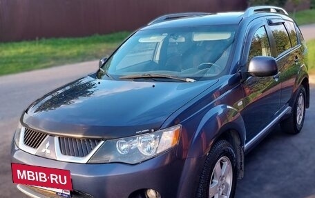 Mitsubishi Outlander III рестайлинг 3, 2007 год, 900 000 рублей, 2 фотография