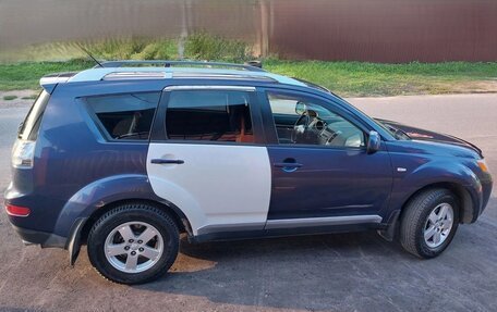 Mitsubishi Outlander III рестайлинг 3, 2007 год, 900 000 рублей, 4 фотография