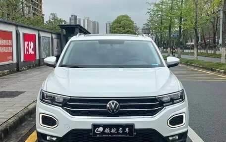 Volkswagen T-Roc I, 2022 год, 1 356 018 рублей, 1 фотография