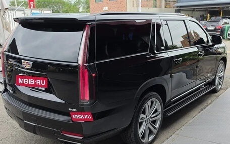 Cadillac Escalade V, 2025 год, 22 057 700 рублей, 2 фотография