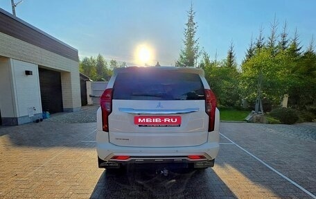 Mitsubishi Montero Sport, 2023 год, 6 000 000 рублей, 5 фотография