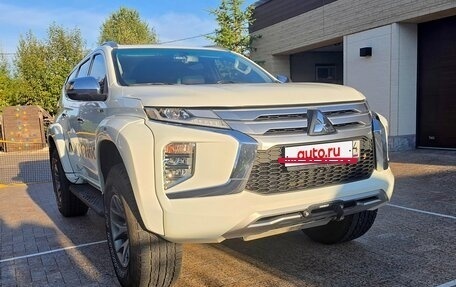 Mitsubishi Montero Sport, 2023 год, 6 000 000 рублей, 7 фотография
