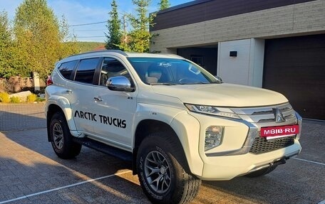 Mitsubishi Montero Sport, 2023 год, 6 000 000 рублей, 9 фотография