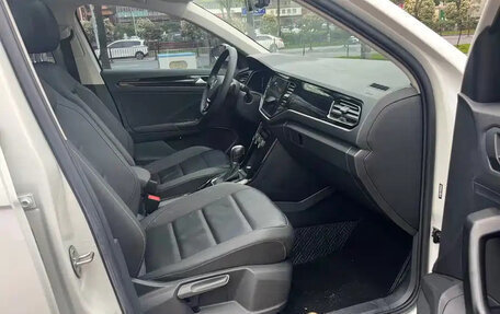 Volkswagen T-Roc I, 2022 год, 1 356 018 рублей, 13 фотография