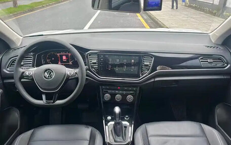 Volkswagen T-Roc I, 2022 год, 1 356 018 рублей, 10 фотография