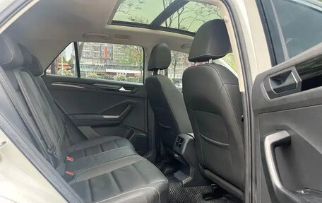 Volkswagen T-Roc I, 2022 год, 1 356 018 рублей, 9 фотография