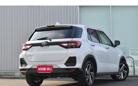 Toyota Raize I, 2023 год, 1 099 000 рублей, 2 фотография