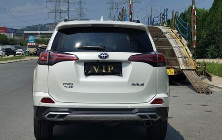 Toyota RAV4, 2019 год, 2 300 000 рублей, 5 фотография