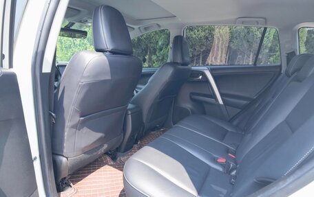 Toyota RAV4, 2019 год, 2 300 000 рублей, 8 фотография