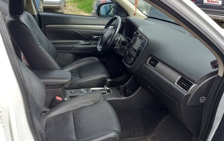 Mitsubishi Outlander III рестайлинг 3, 2013 год, 1 750 000 рублей, 5 фотография