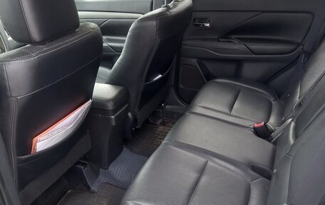 Mitsubishi Outlander III рестайлинг 3, 2013 год, 1 750 000 рублей, 7 фотография