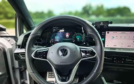 Volkswagen Golf VIII, 2023 год, 1 533 000 рублей, 10 фотография