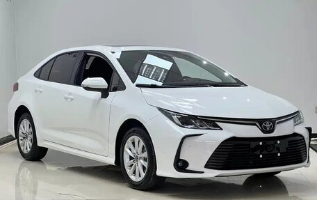 Toyota Corolla, 2023 год, 1 650 000 рублей, 2 фотография