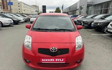 Toyota Yaris III рестайлинг, 2008 год, 696 000 рублей, 2 фотография