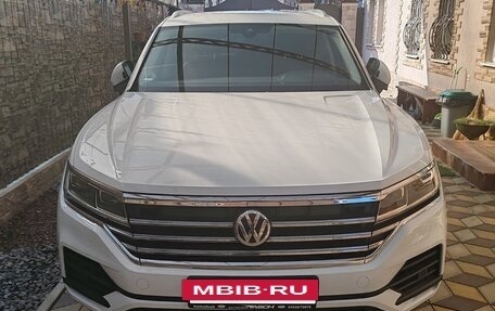 Volkswagen Touareg III, 2018 год, 3 600 000 рублей, 9 фотография