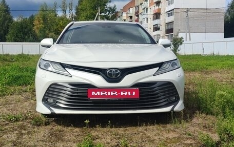 Toyota Camry, 2019 год, 2 464 000 рублей, 1 фотография