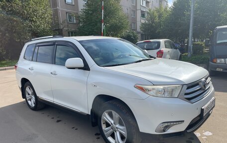 Toyota Highlander III, 2013 год, 2 100 000 рублей, 9 фотография