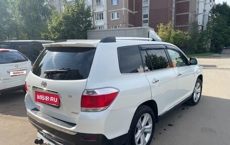 Toyota Highlander III, 2013 год, 2 100 000 рублей, 7 фотография