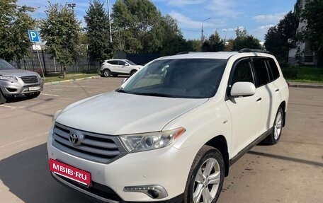 Toyota Highlander III, 2013 год, 2 100 000 рублей, 3 фотография
