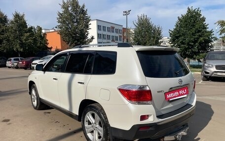 Toyota Highlander III, 2013 год, 2 100 000 рублей, 5 фотография