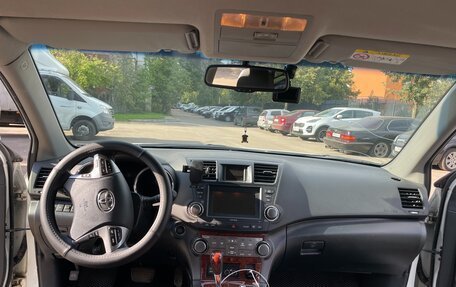 Toyota Highlander III, 2013 год, 2 100 000 рублей, 16 фотография